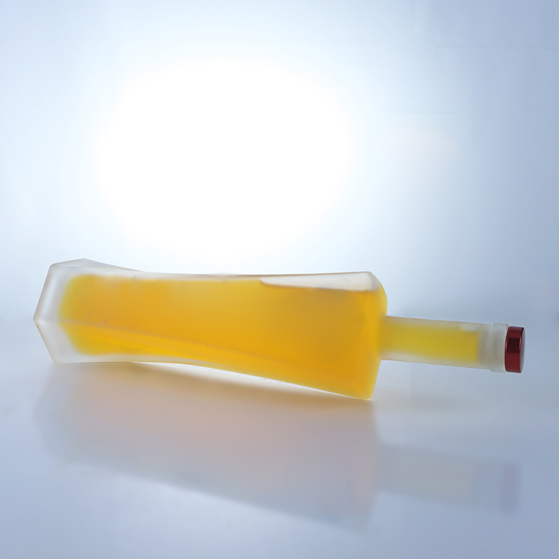 Customized Logo Glass Bottle 750ml Capacity for Gin Rum Champagne Brandy and Whisky