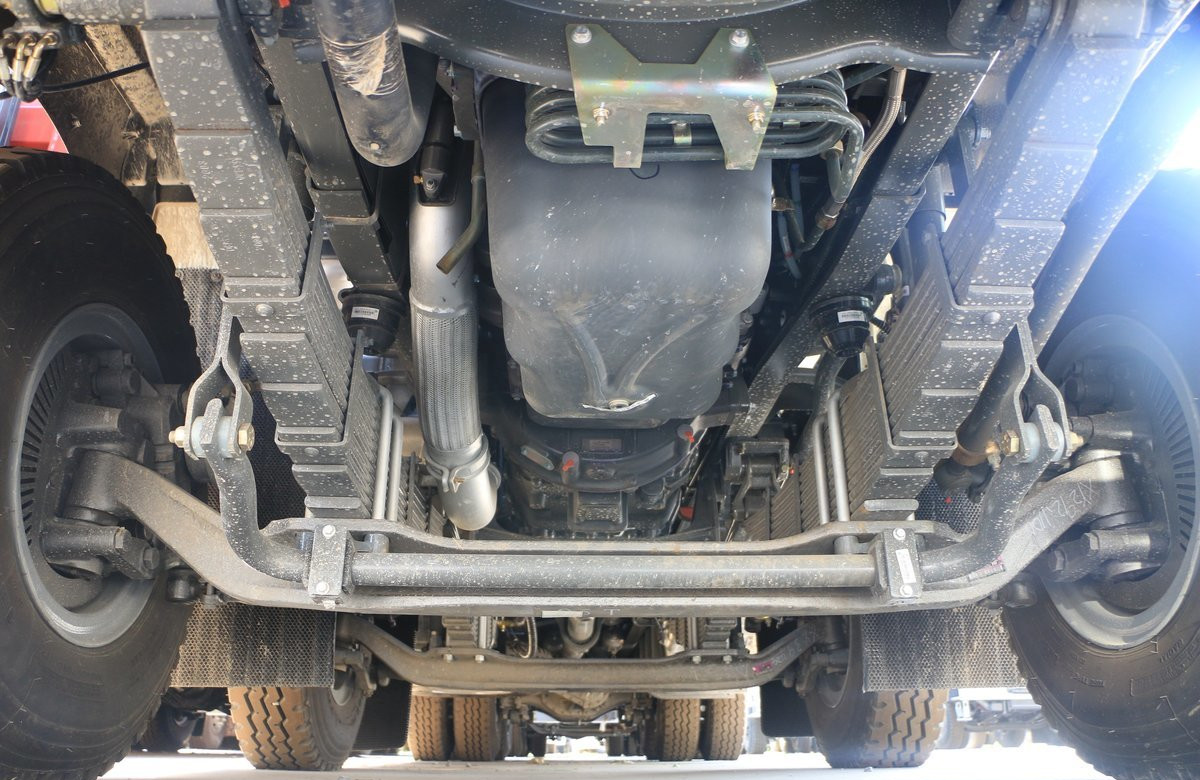 Sino Power Truck SITRAK G7H Black Color Loading 30 Tons Road Transport Spring Leaf