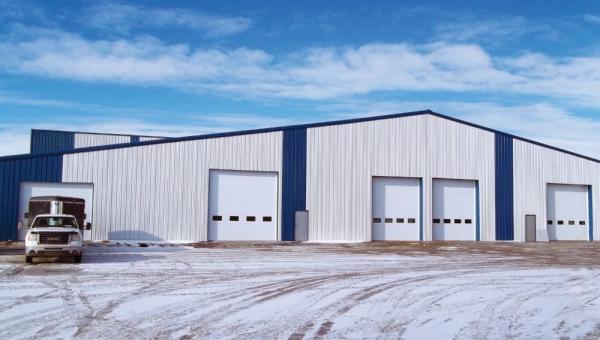 Heavy Duty Steel Structure Workshop With Bolt Connection And Heat Treated Steel