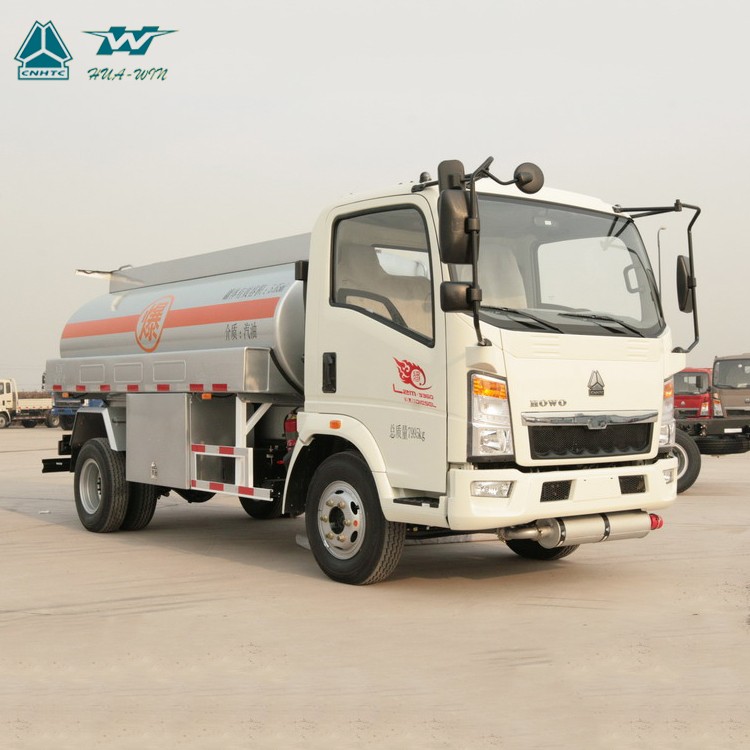SINOTRUK HOWO 4x2 8000 Liters Capacity Fuel Tank Truck