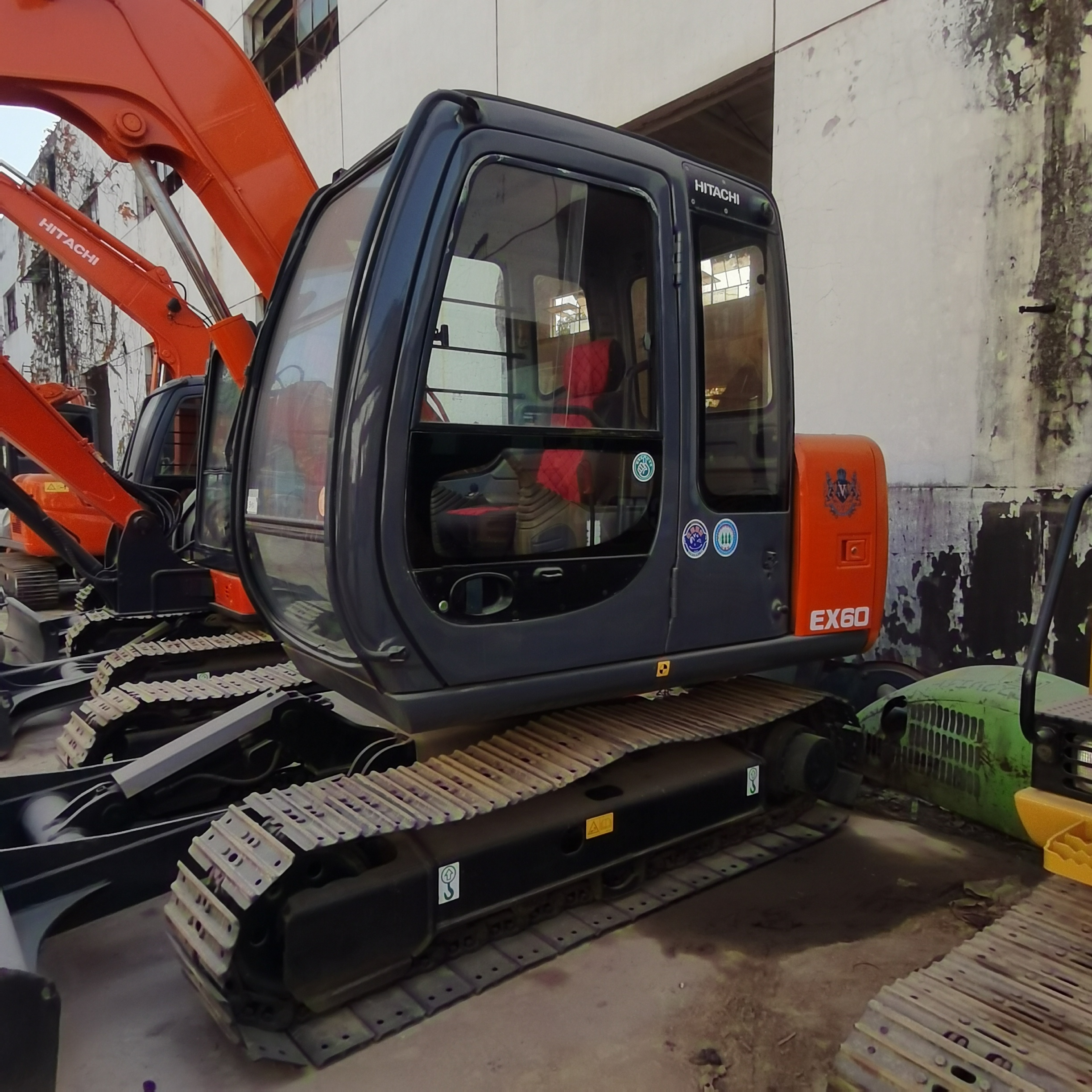 Hitachi EX60 Used Mini Excavator With 0.2m3 Bucket Capacity And 6300 Operating Weight