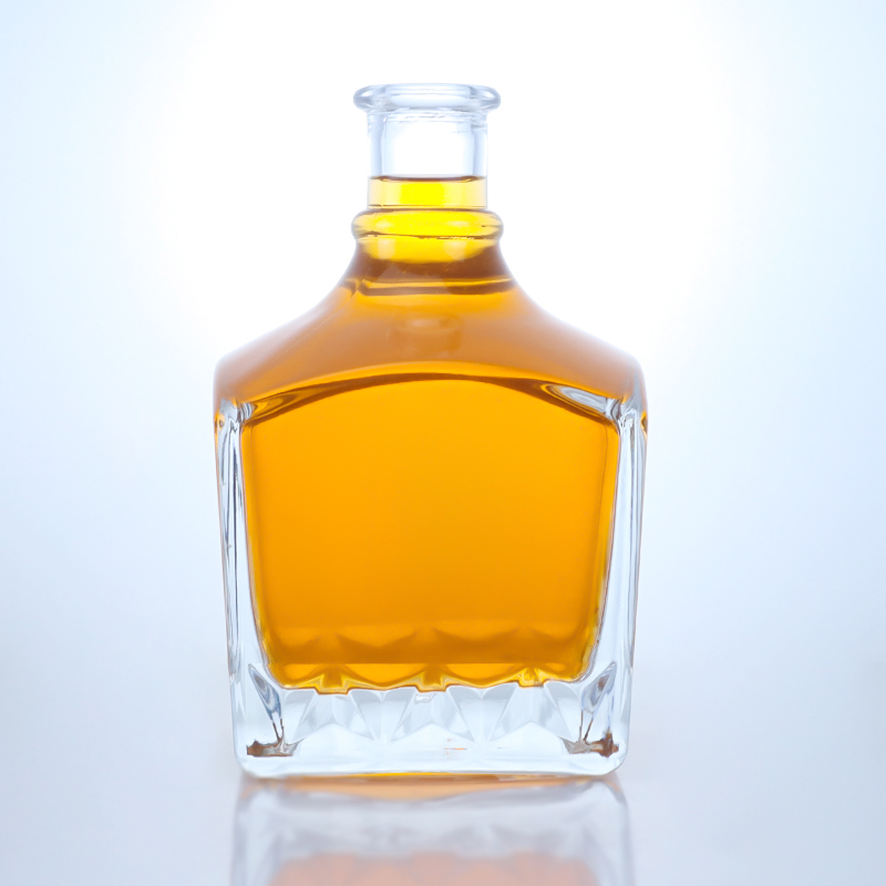 Custom Liquor Bottle for Vodka Whisky Adaptable to Different Scenarios