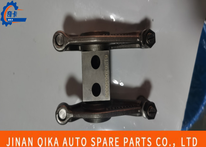 1000881645 Shacman Truck Parts 612630050030 Intake Valve Rocker Arm Assembly