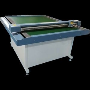  Smart CAD Flatbed Cutter Plotter with 2 Years Core Components Warranty and Vacuum Adsorption for HPGL File Format Manufactures