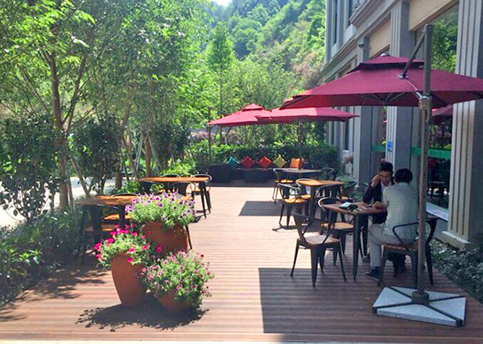 Simple Modern Solid Wooden Outdoor Furniture Balcony Table Chair Set For Leisure Cafe Bar