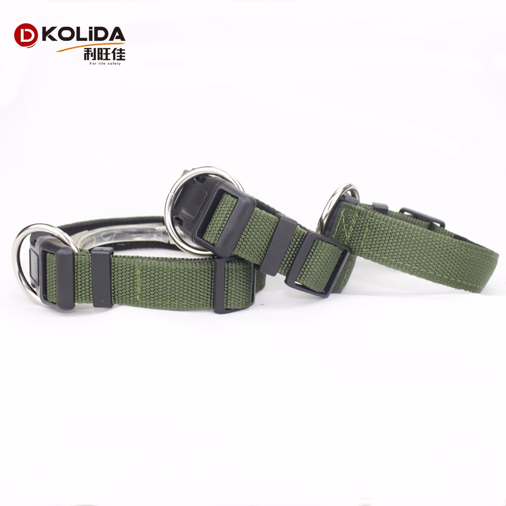 Adjustable Reflective Plain Nylon Webbing Neoprene Dog Collars For Safety