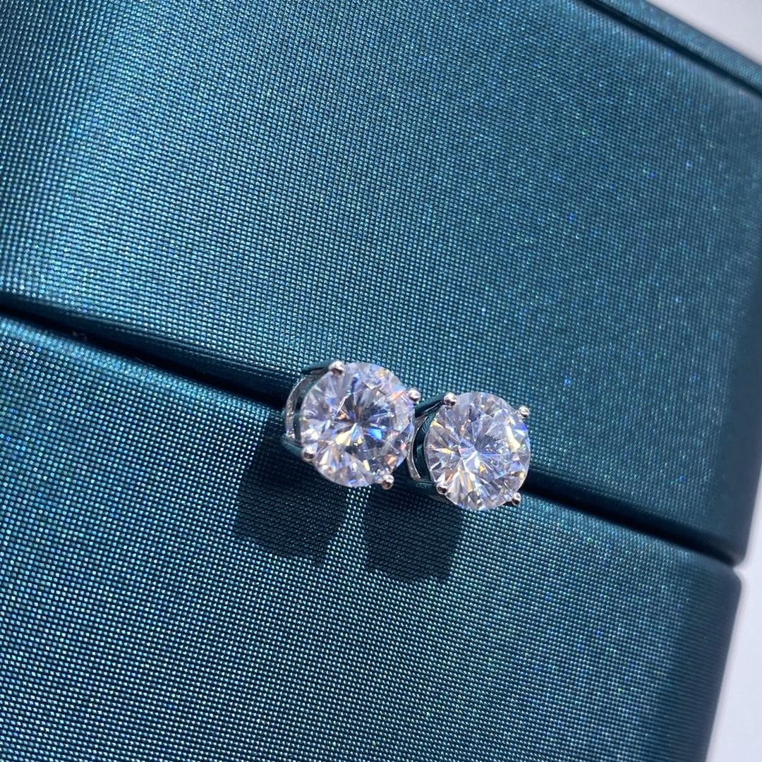 18k Gold Moissanite Diamond Stud Earrings White Gold Support Customization