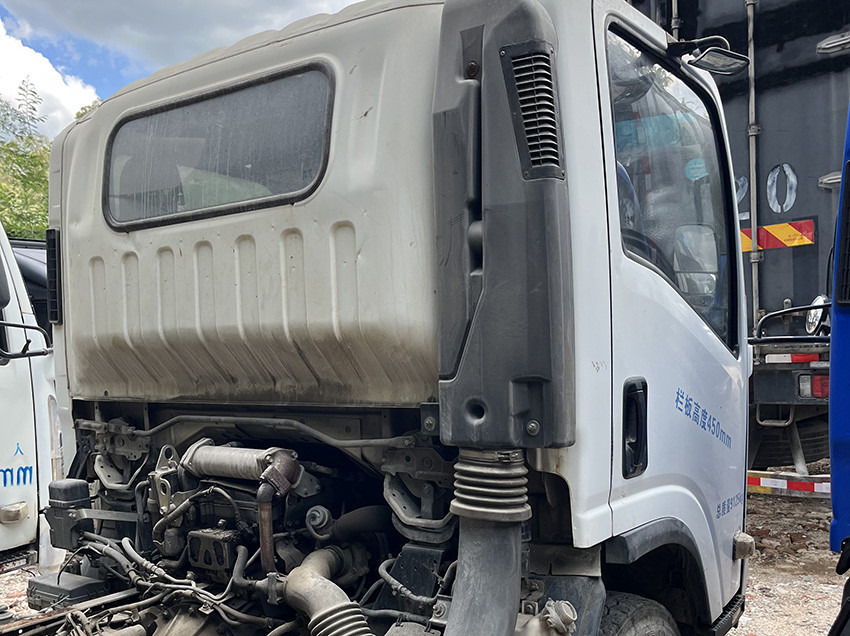 Manual Used Medium Duty Trucks Left Hand Drive Japanese Isuzu Used Diesel Trucks