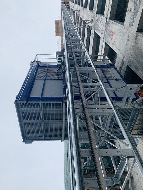 Bevel Gearbox Motor Construction Hoist Elevator , CE Buck Hoist Elevator