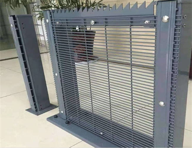 Giant Shuttle Green Wire Mesh Fence Welded 358 Security Fence 2