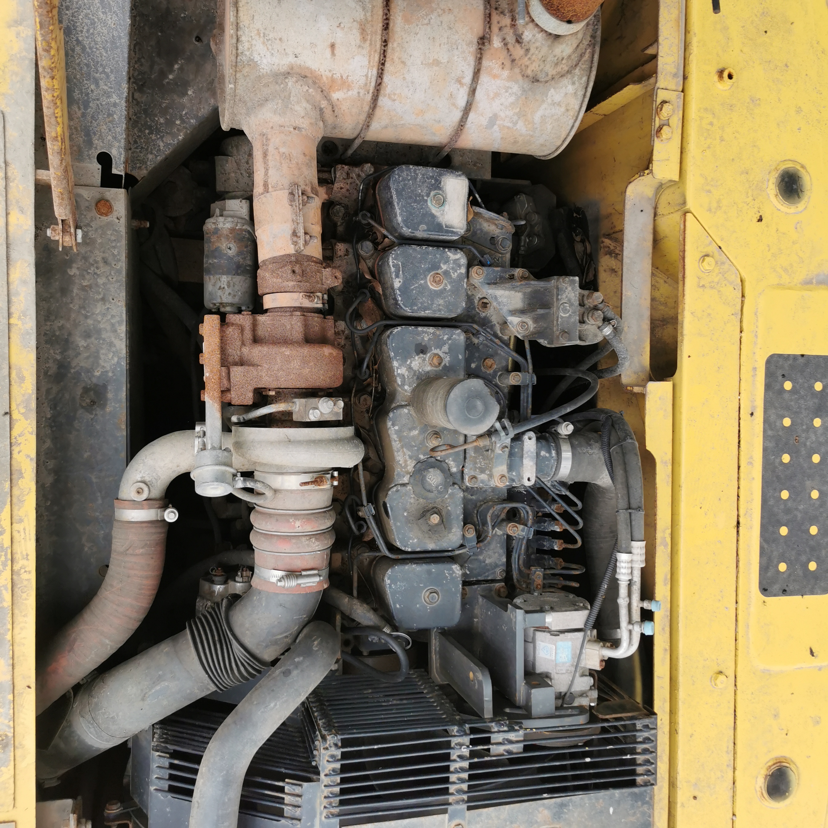 Shanghai Used Kumatsu PC200 PC220 PC240 Excavator with Original Hydraulic Pump 20 Ton
