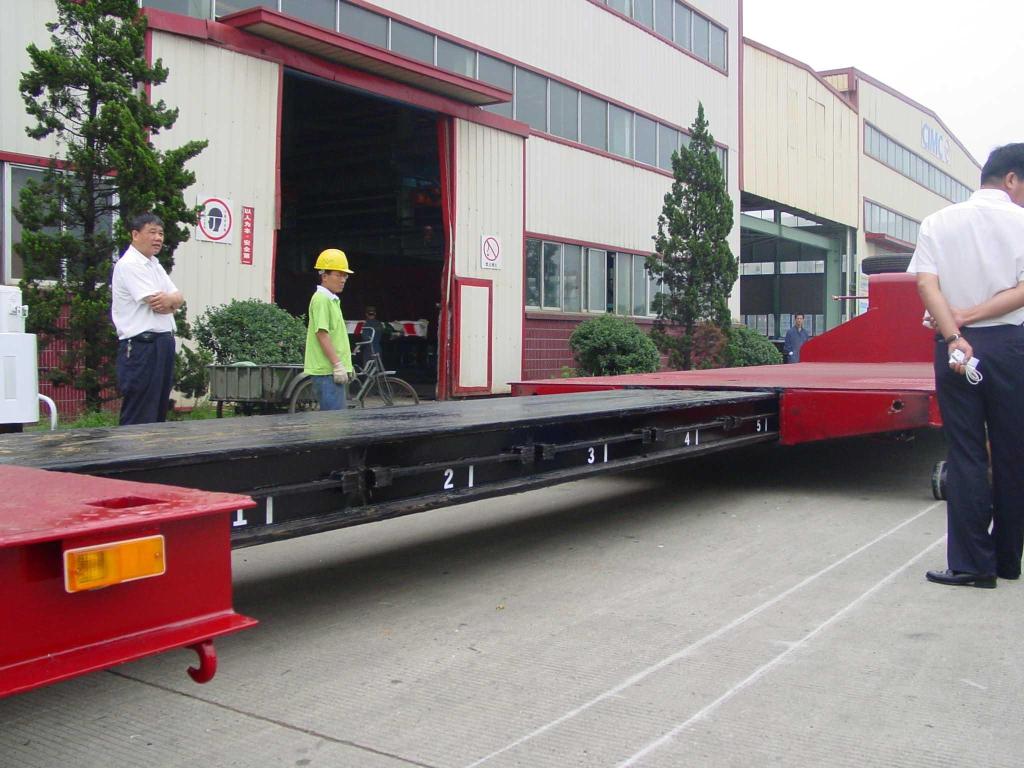 4 Axle Extendable Low Bed Trailer with 90 /50 King Pin and Heavy Duty Landing Gear