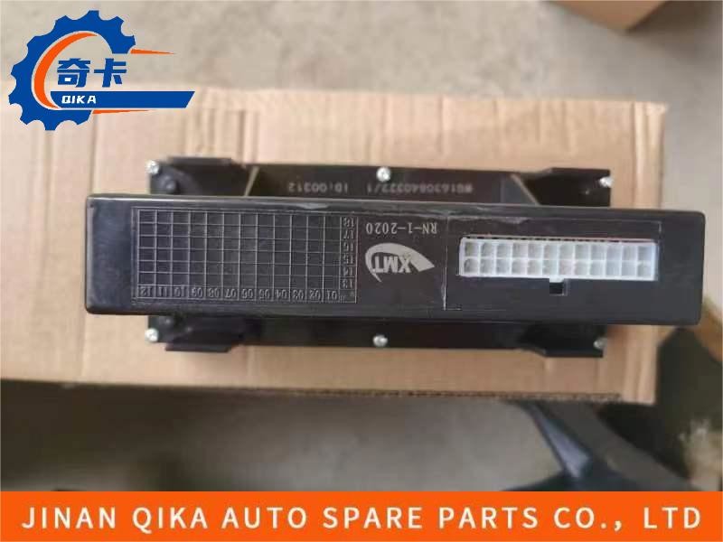 Plastic Air Conditioning Control Panel HOWO Truck Spare Parts WG1630840322