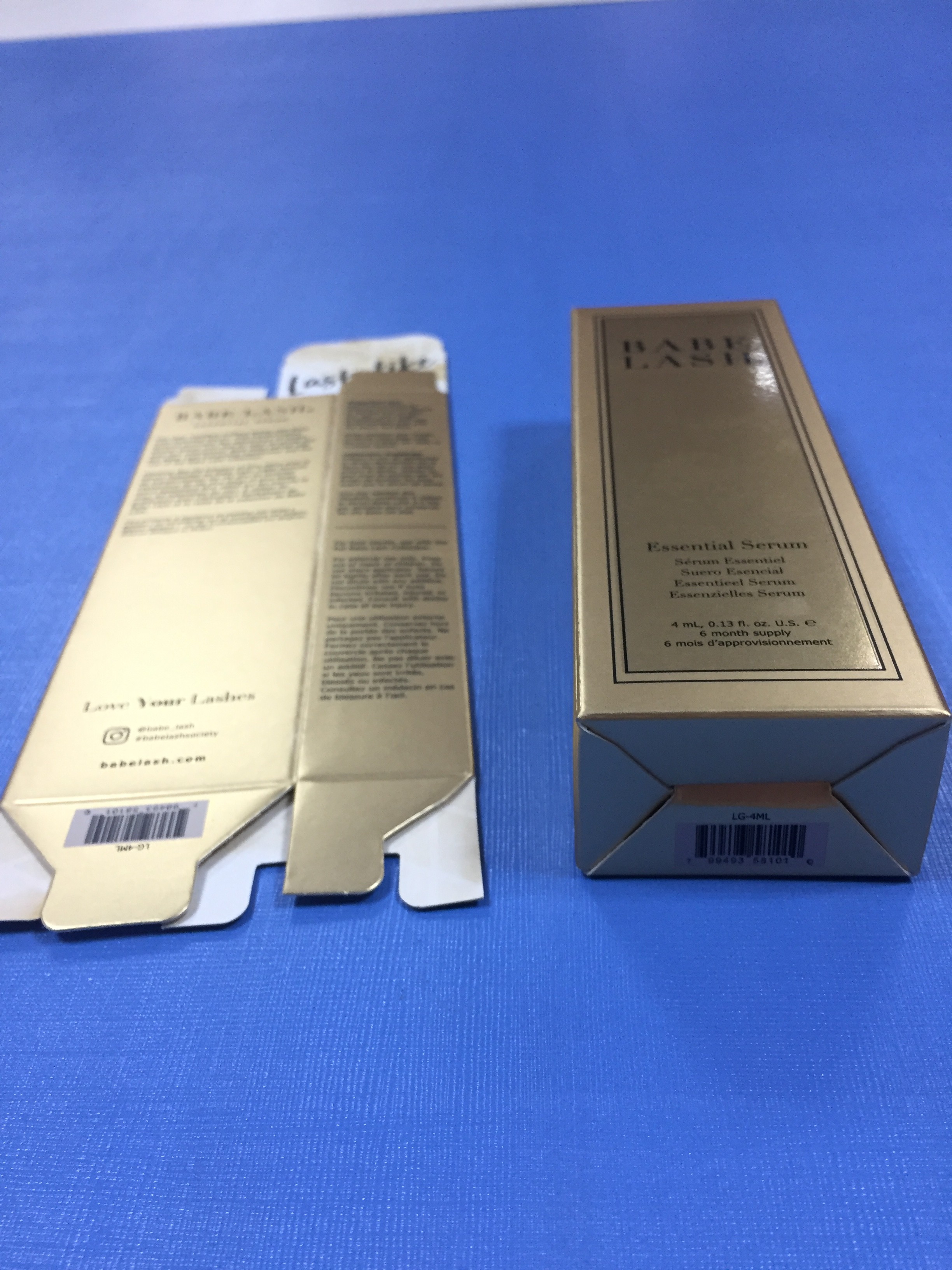 Chinese factory wholesale custom design UV varnishing and golden hot stamping paper box
