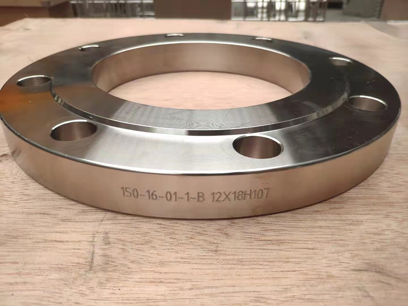 Gost 33259 MFM Carbon Steel Forged Flanges Black Paint Surface Treatment