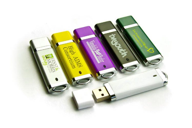 Plastic 16G 2.0 USB blue color with customized logo and package from show life brand