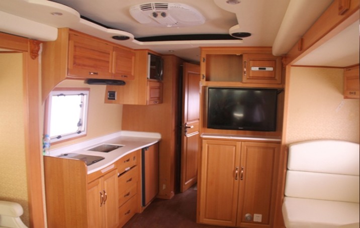 Recreational Caravan Camper RV Touring Car High End Luxury Cars 10.5m Length