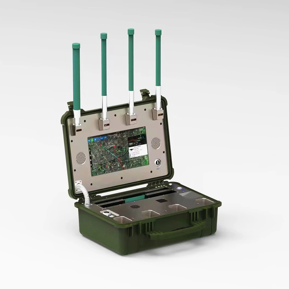 5KM~10KM 360° Full Airspace IP66 Protection Level 900M 1.4G 2.4G 5.2G 5.8GHz 10 Hours Operation Drone Detector Detection