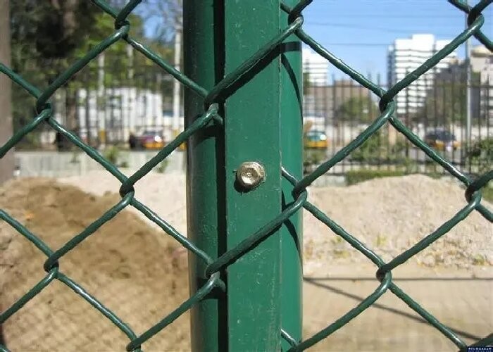 50*50mm Hot Dip Galvanized Chain Link Wire Mesh Fence For Football Ground Net