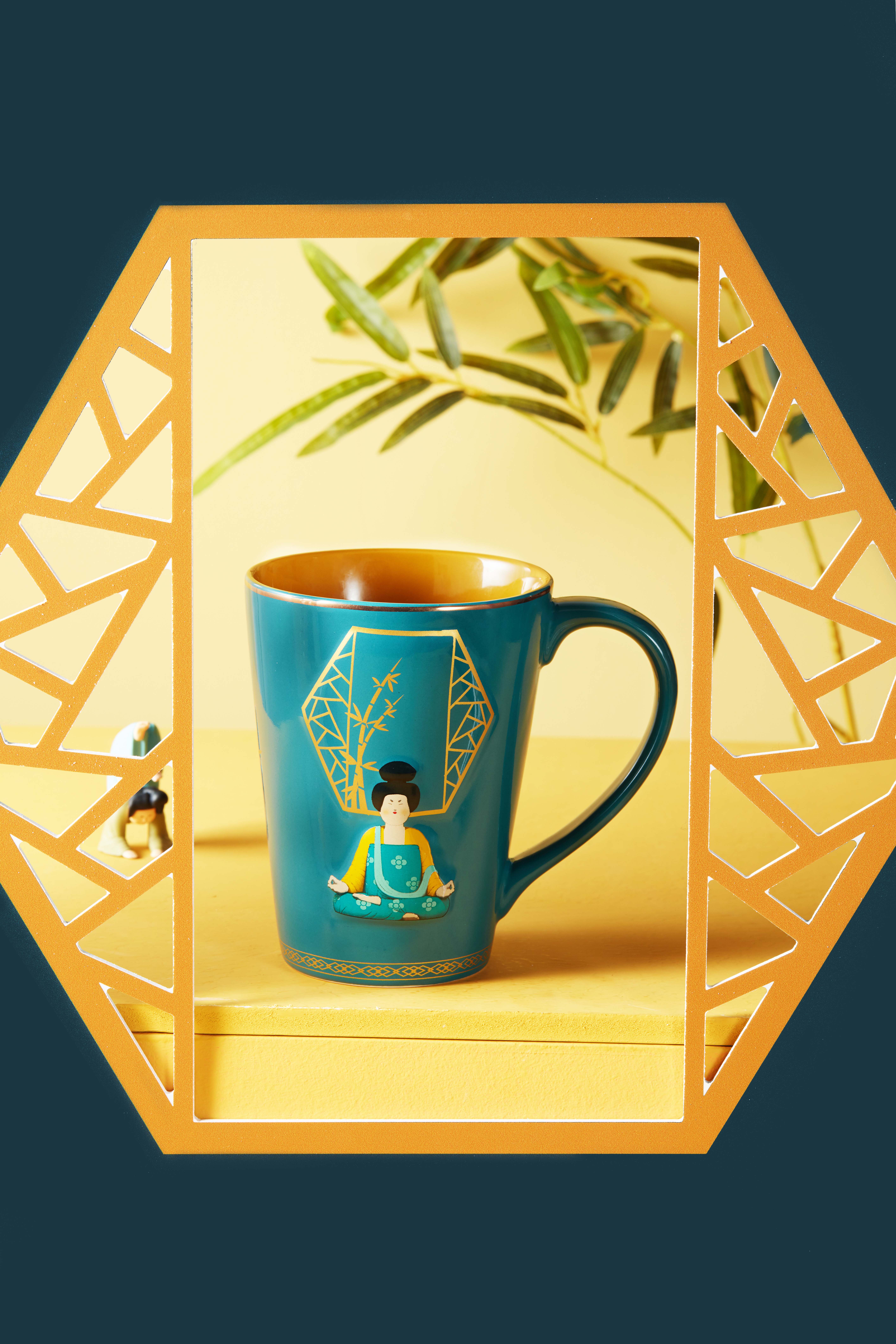 Large capacity ceramic embossed coffee and tea mug print 3d yoga lady Chinese style vintage mug