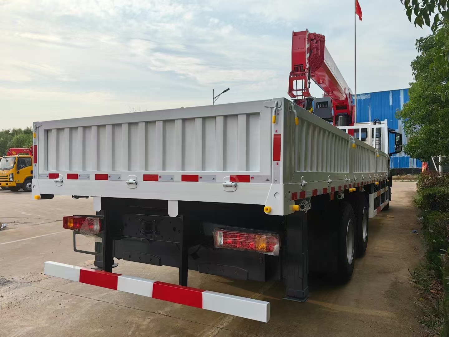 Small Car Crane , HOWO Car Mounted Crane , Of Good Quality , From China