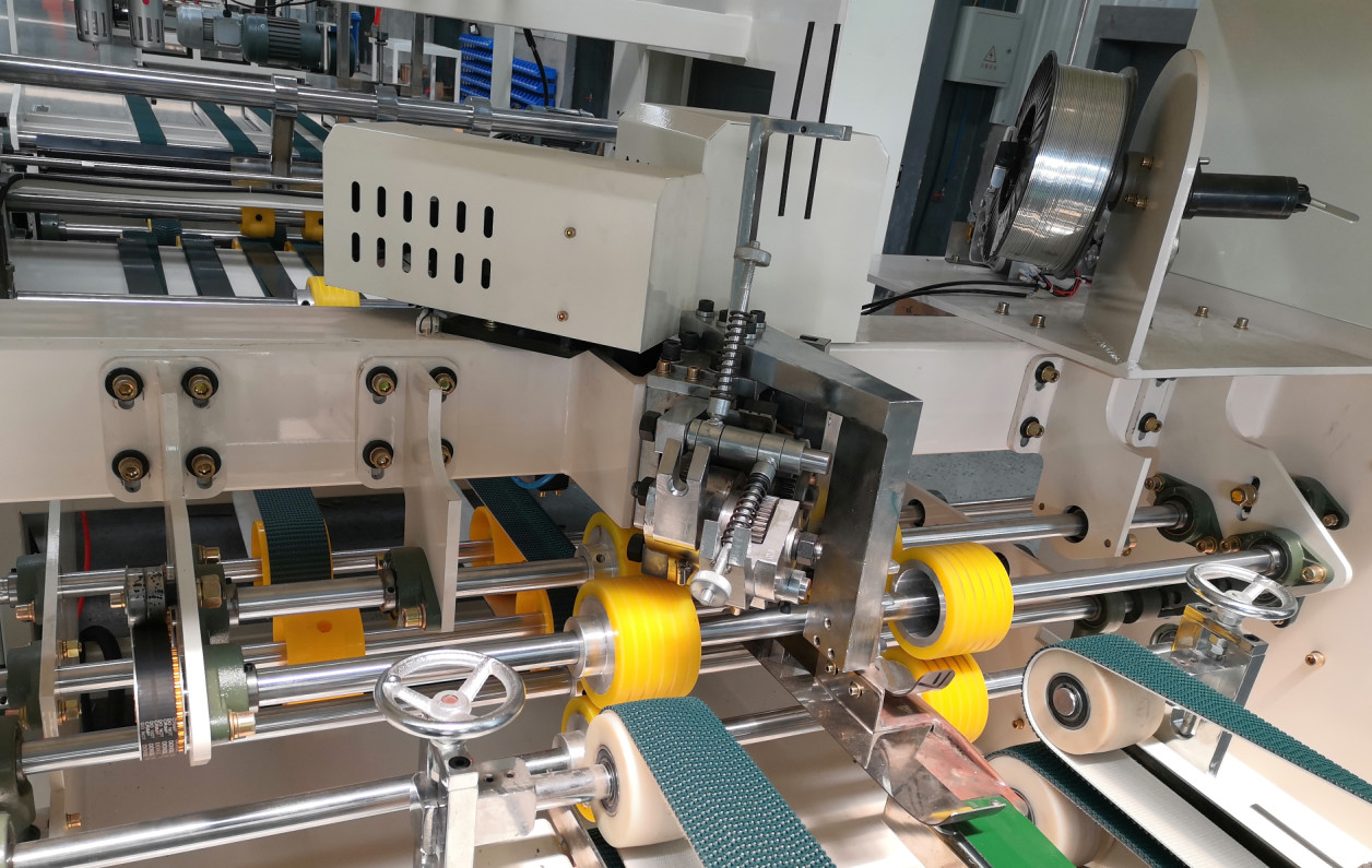 OEM Full Automatic Folder Gluer Stitcher Machine For Corrugated Box Gluing