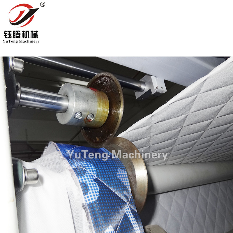 High-speed computerized mattress panel and quilt fabric cutting machine