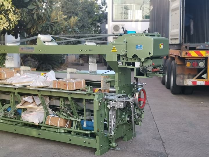 High Speed Rigid Rapier Loom Textile Machine 8 Color Mechanism Steel Plastic