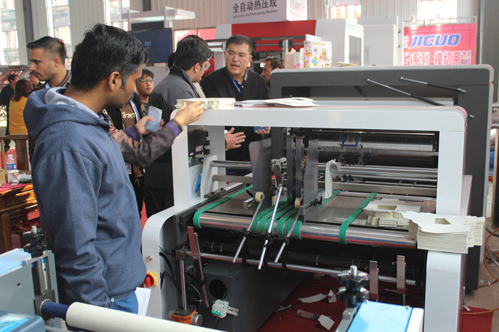 Automatic Carton Box Pasting Machine 150×150mm Paper Tissue Window Filming Machine
