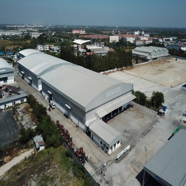 Concrete Foundation Dry Prefabricated Steel Structure Warehouse Construction