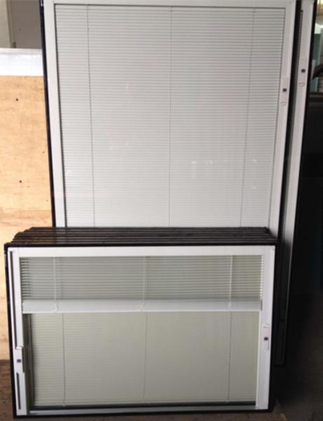 64"*22"size blinds between tempered glass 1" thickness Belt drive instead of
