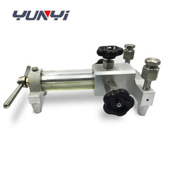 Manual Pump Pressure Gauge Calibrator , Water Pressure Gauge Tester