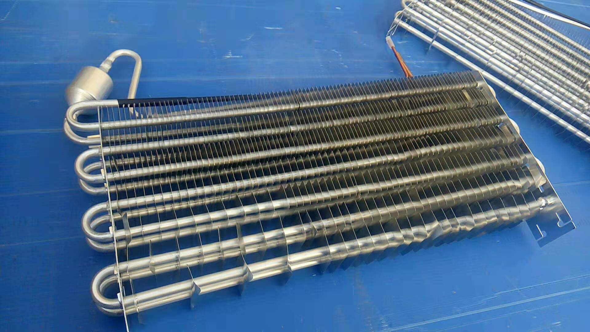 Aluminum Pipe Plate Fin Heat Exchanger Frost Free In Three Open Door Fridge