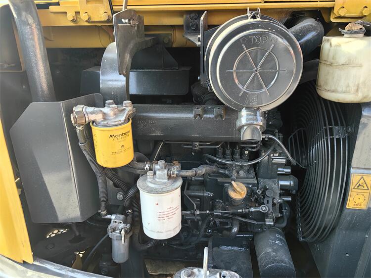 Used 5Ton Komatsu 56 Mini Excavator Moving Type Crawler Affordable for sale