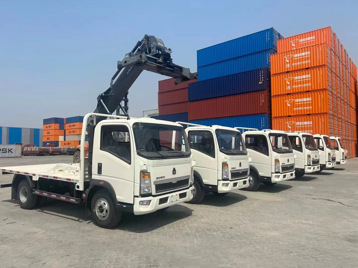 HOWO Compact Refuse Collection Vehicle 12m3 Rear Loader Garbage Truck