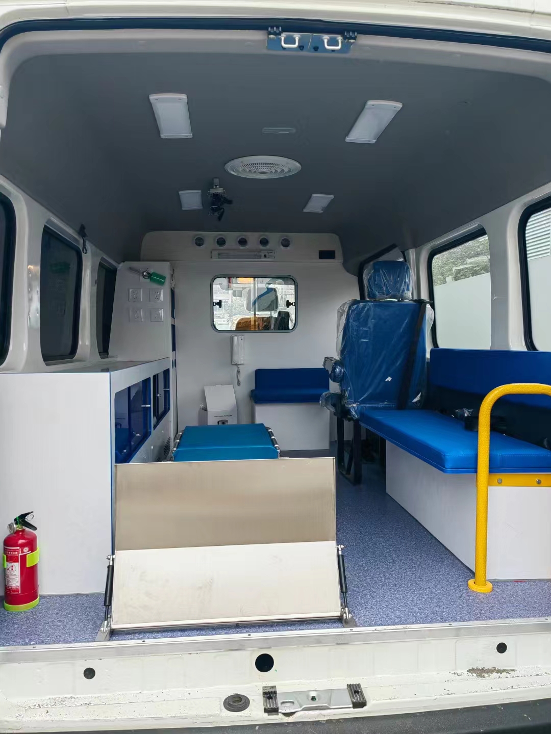 Hot V362 Ambulance 10-12 Seat Ambulance Cheap Ambulance