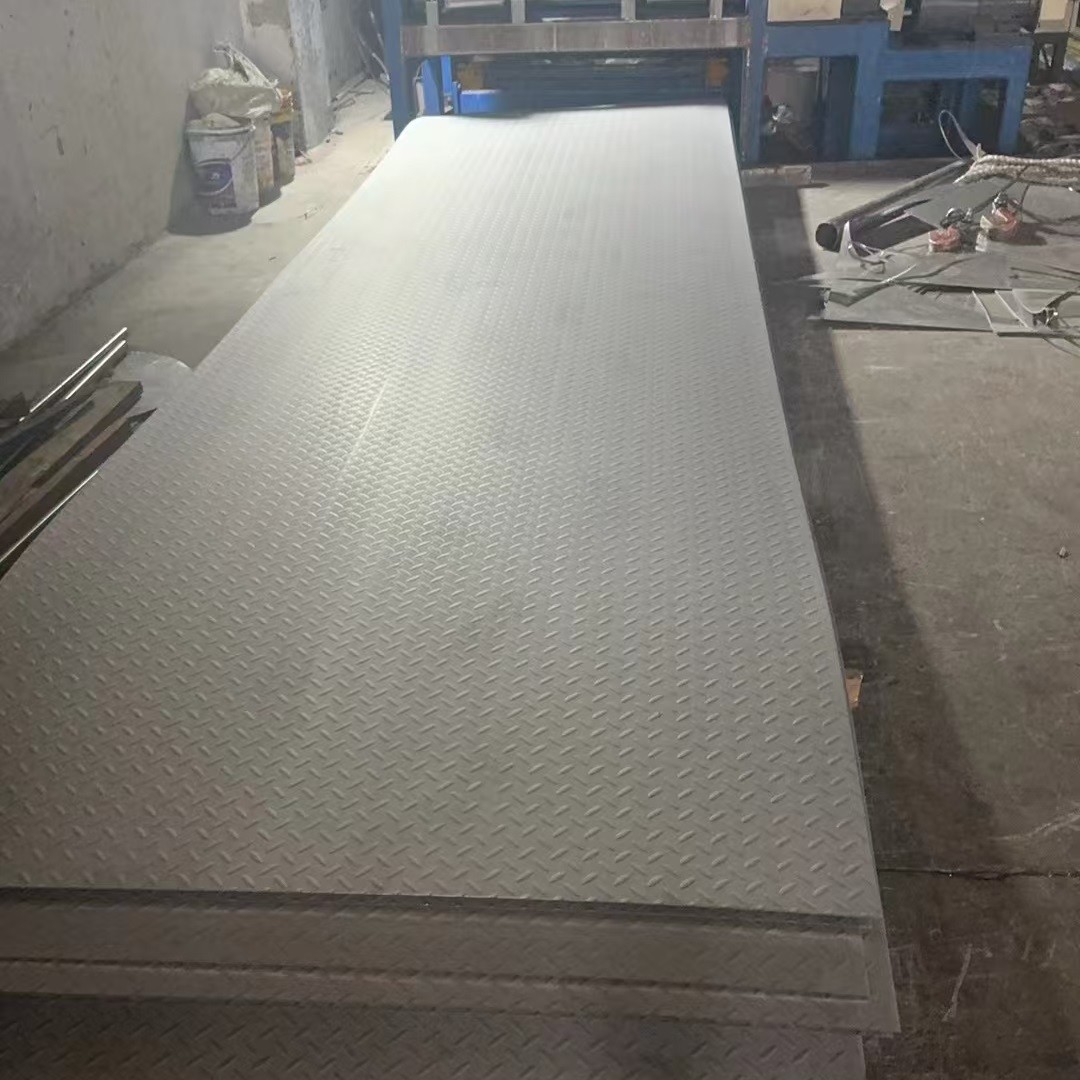 AISI201 AISI304 AISI316L AISI2205 Stainless Checkered Plate Thickness 0.5 - 8.0mm