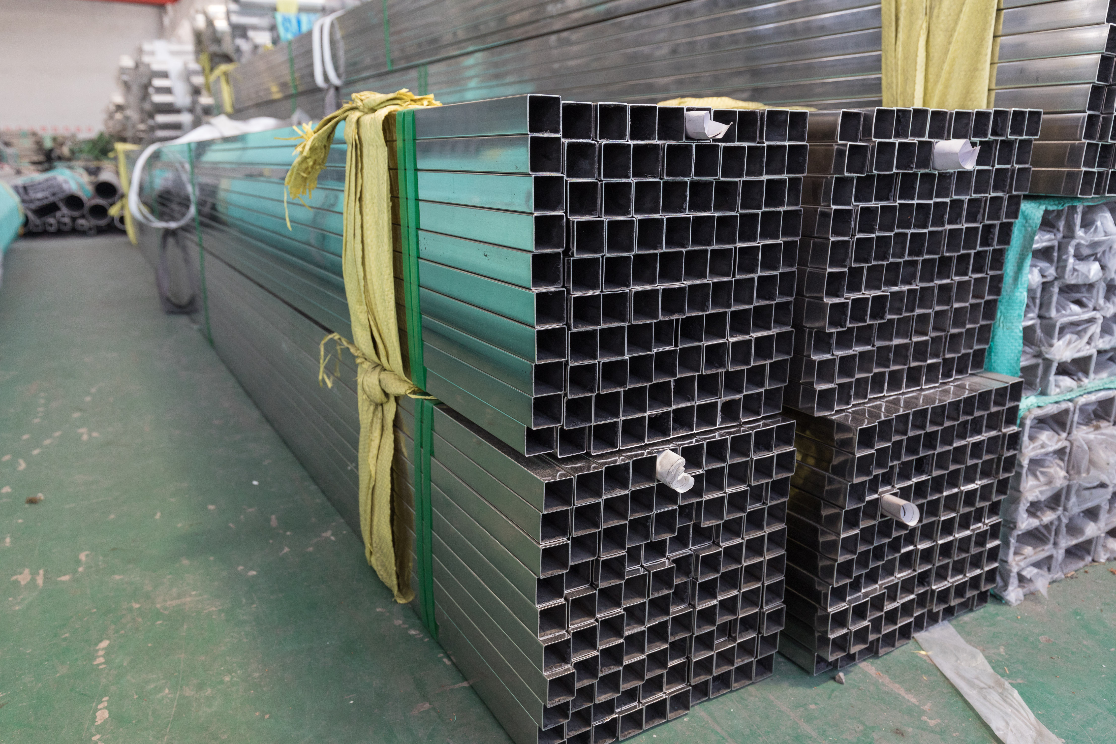 AISI 304 304L Stainless Steel Tube Non Alloy Seamless Square Pipe