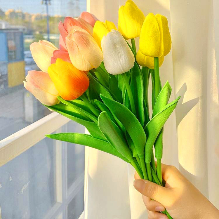 Handmade PU Tulips Custom Size Simulated Flowers for Living Room Decoration and Photography Props