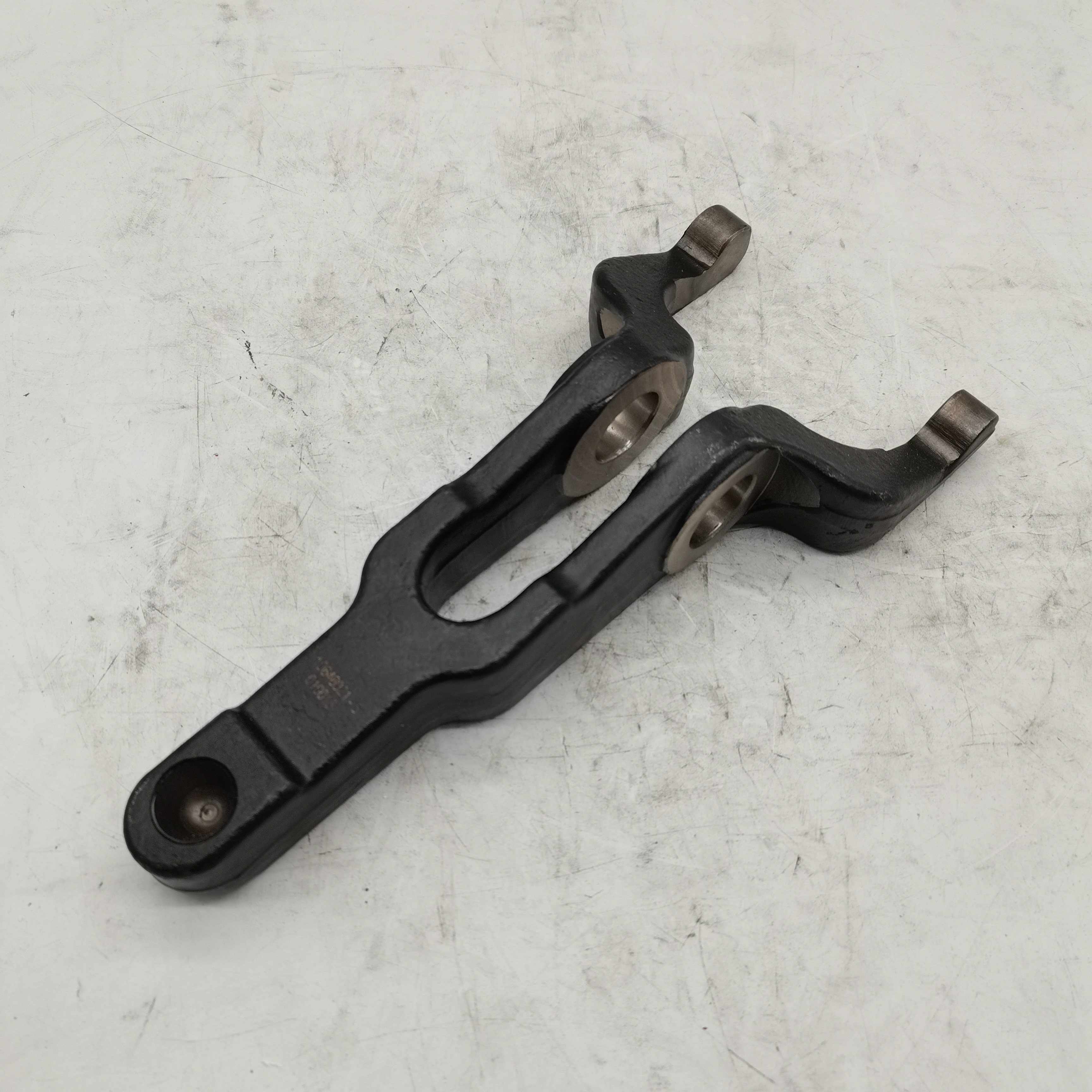 FAW Tian V Jiefang JH6 Fast Super C12 helical gear transmission clutch release fork 10646021-3