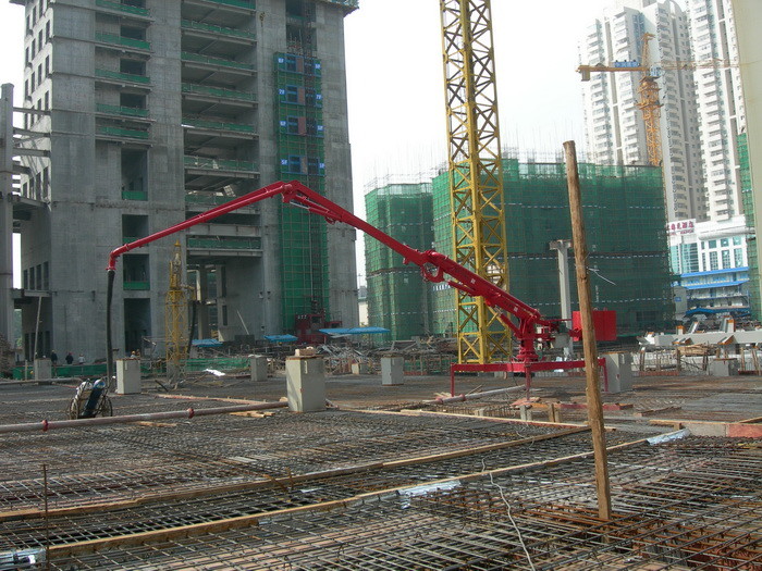 R Shaped 18m Manual Placing Boom For Concrete Distribution