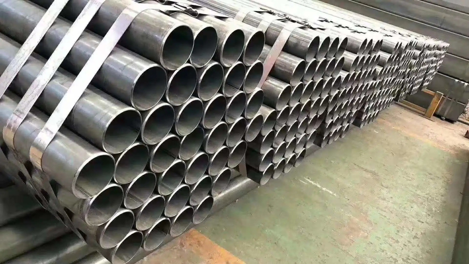 Non Alloy Seamless SS Pipe Hot Rolled Carbon Round ASTM A53