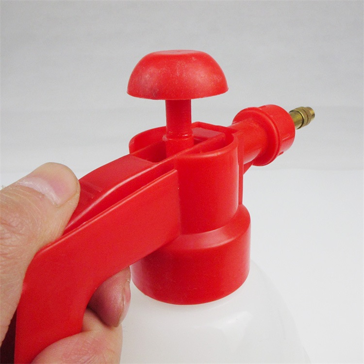 2L Plastic Handheld PE Water Sprayer Bottle hand pump pressure storage Agricultural and Garden Sprayer