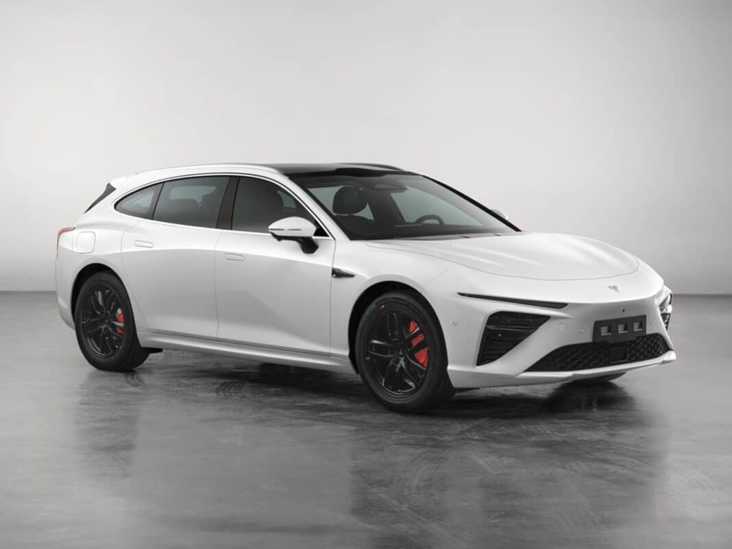 Dealers Wanted NETA S 2024 4doors Fastback Sedan Hybrid Electric Car Power Output To 231ps 0-100kmh Acceleration In 8.6s