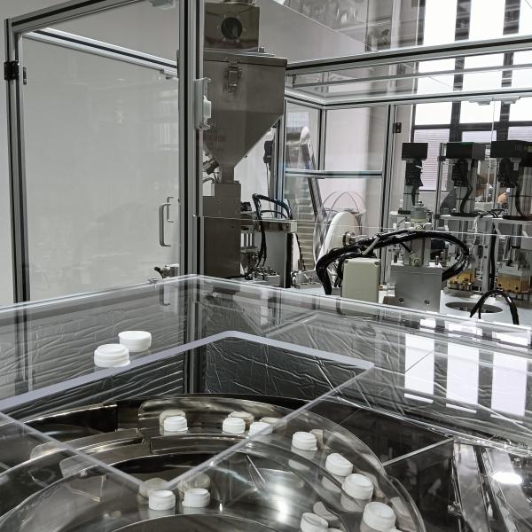 Automated Desiccant Filling Machine Customized Vibrating Plate Noise Isolation