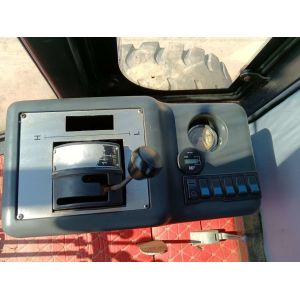 Enclosed Diesel 4-Cylinder Grader with Rear Ripper Attachment