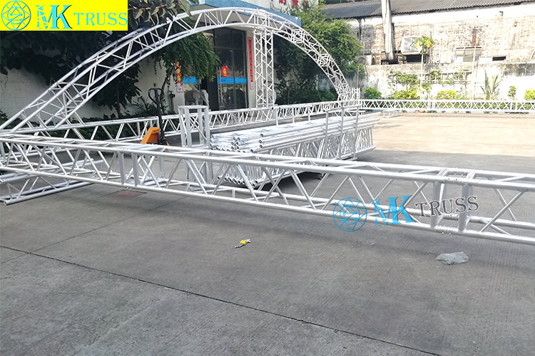 Customizable Design F34 Aluminum Stage Square Spigot Truss Totem for Moving Head Stand
