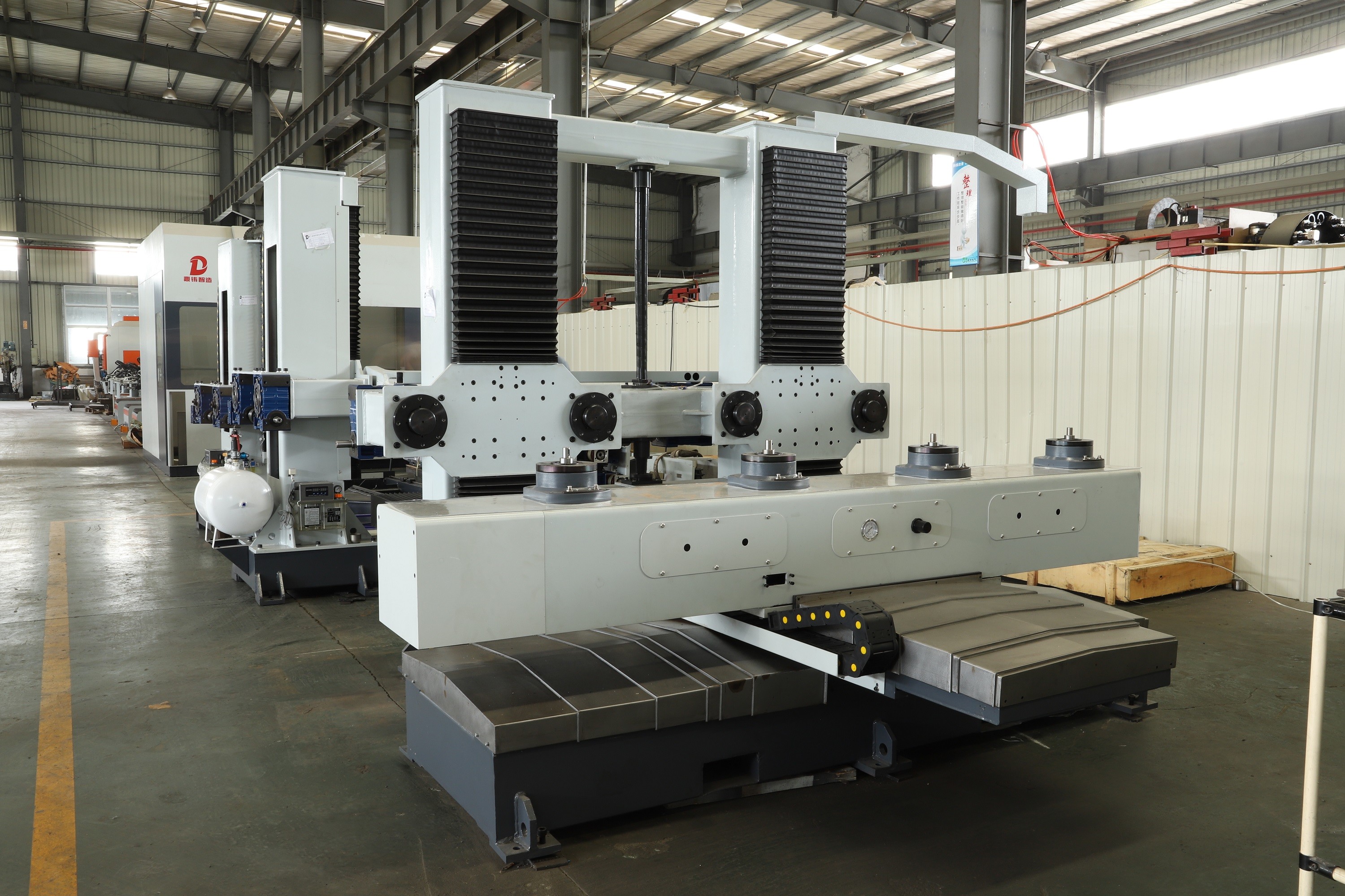 Professional Service Cloth Mirror Polishing Machine For Faucets Manufacturing Plant