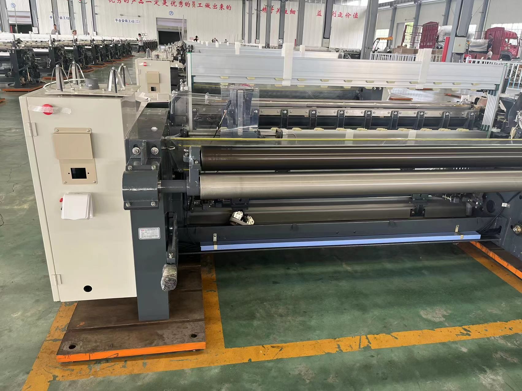 High Speed Weaving Plain Water Jet Loom 150-450cm With 2 Nozzles Dobby Shedding