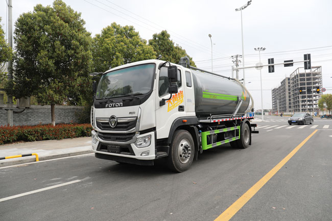 Cheapest Price FOTON 8000 Liters 12000 Litets Vacuum Truck Sewage Suction With Large Flowrate Pump